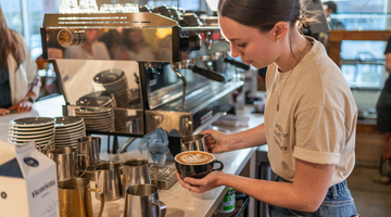 Barista_Making_A_Latte
